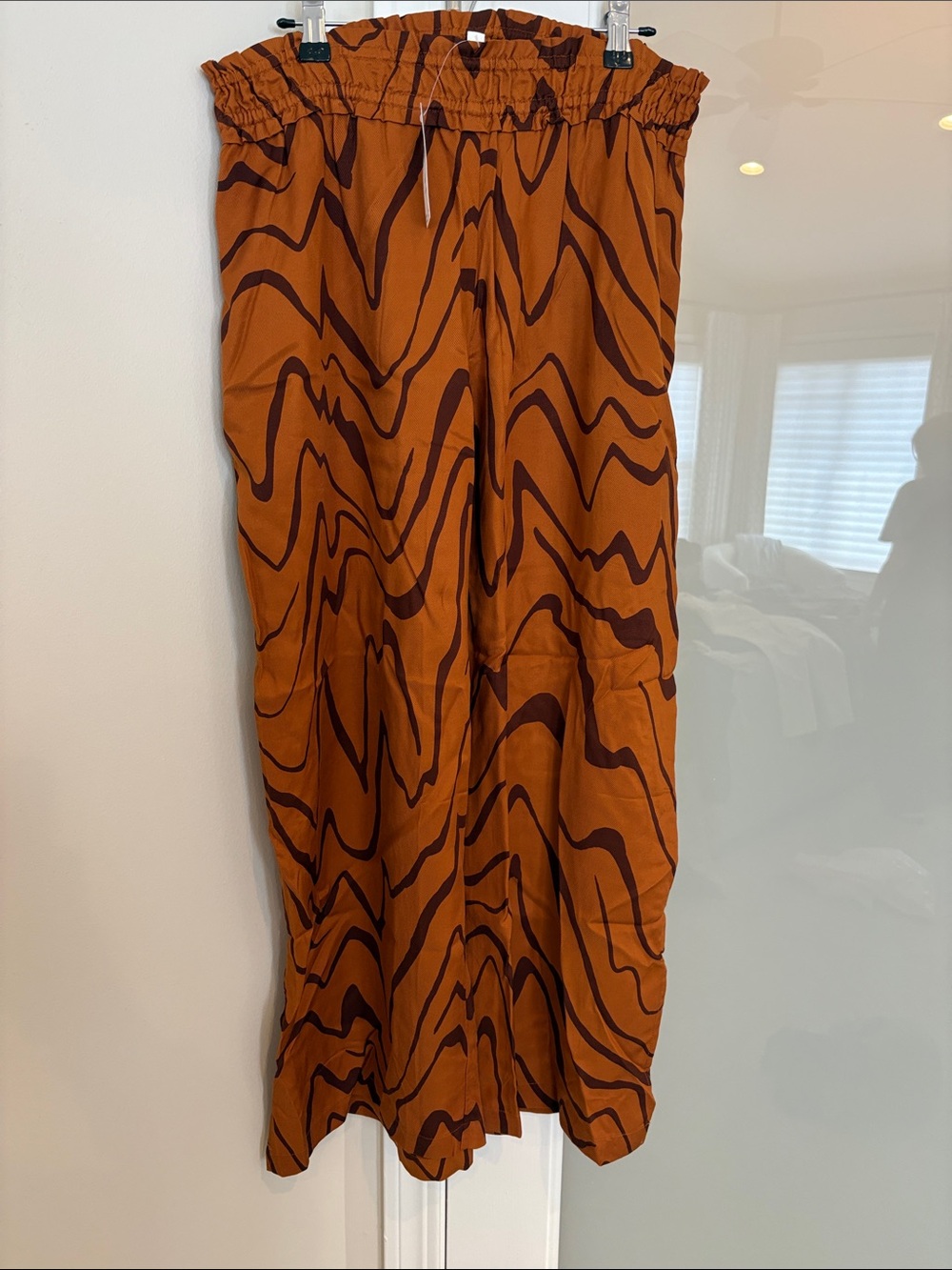 Anthropologie Rust and Dark Brown Wave-Print Petite wide leg pants